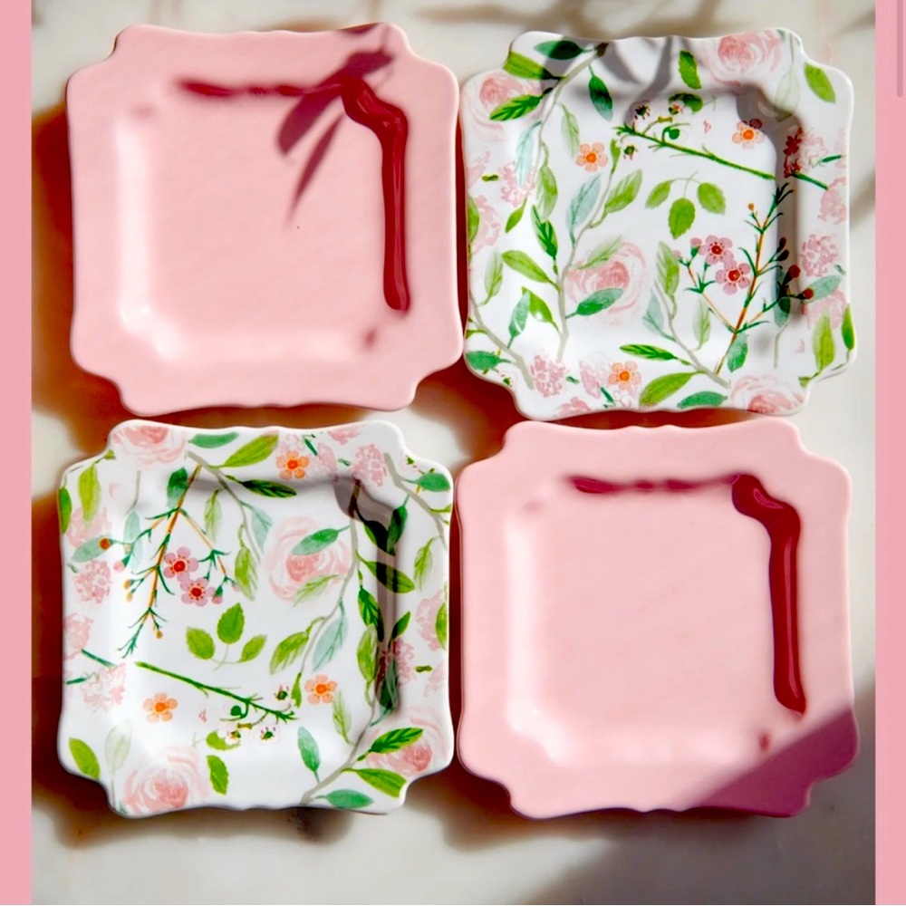 LIMITED EDITION. ALL OFFERS WELCOME! Sweet Laurel floral dessert plates (4)